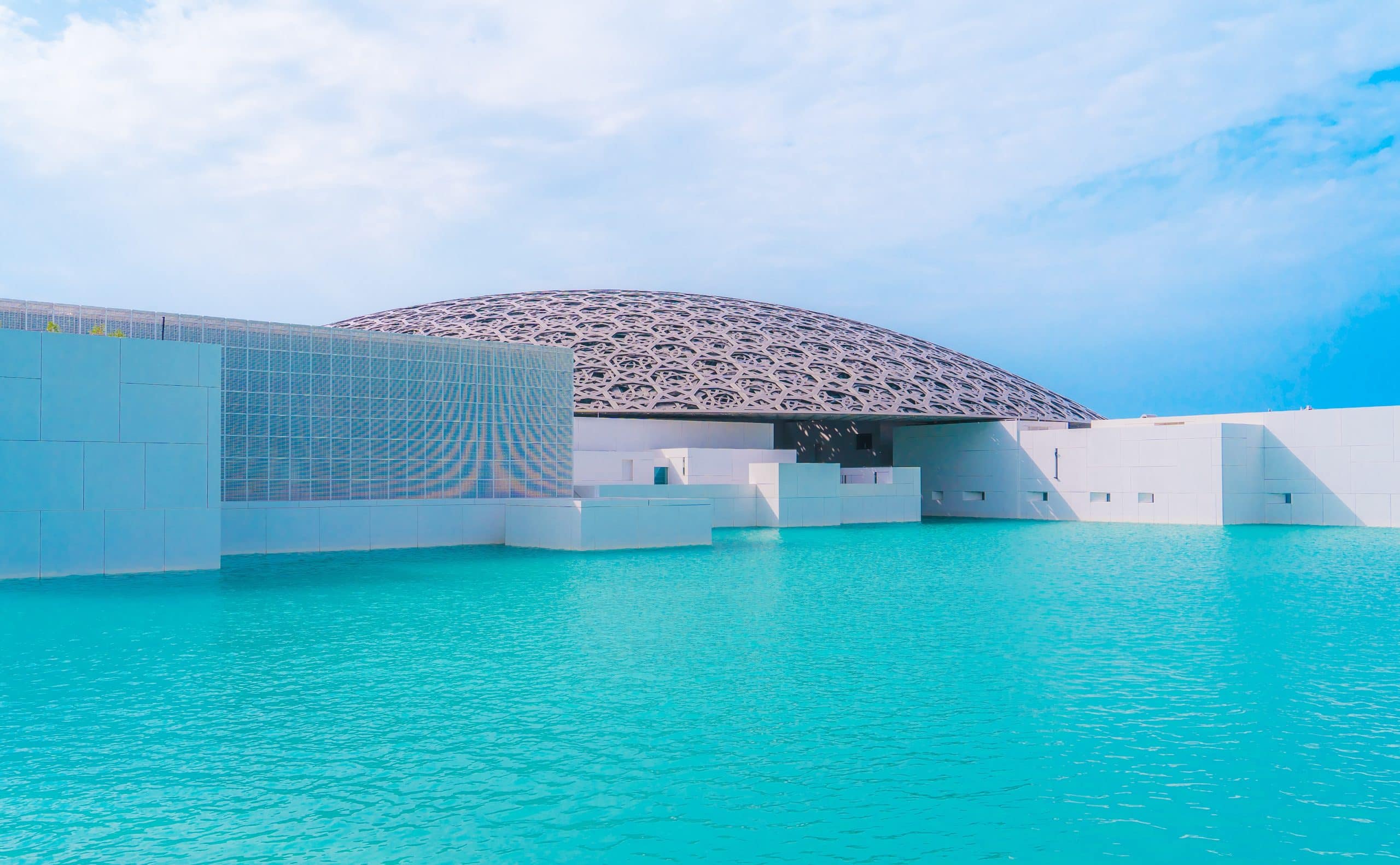 Le Louvre d’Abu Dhabi ouvre ses portes