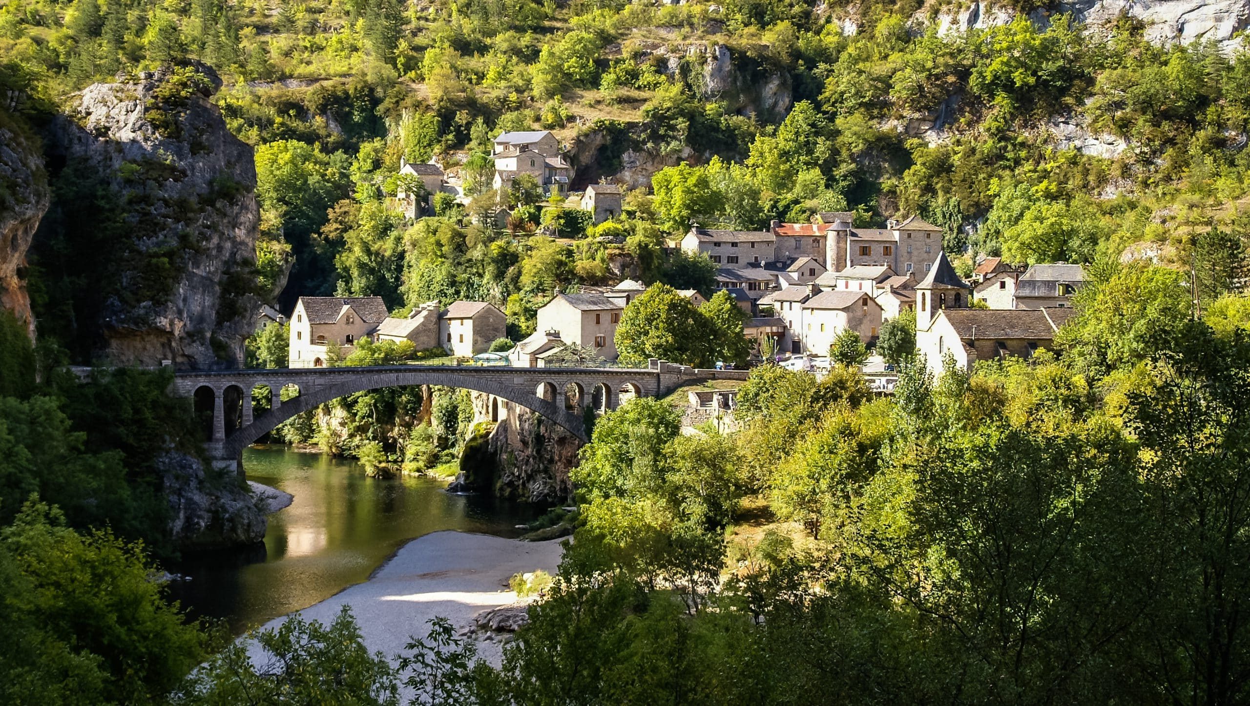 LA FRANCE AU GOUT D'AILLEURS Aveyron saint chely du tarn France