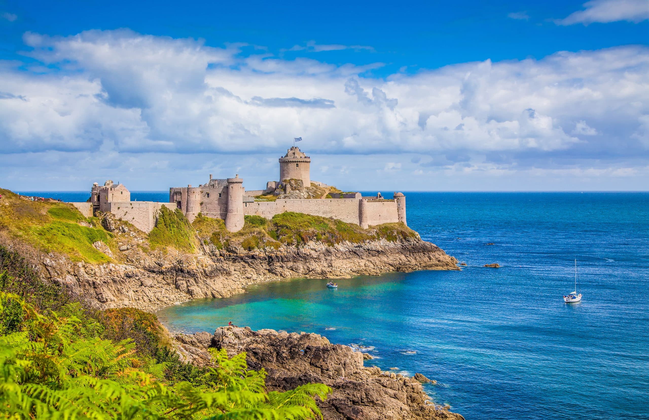 LA FRANCE AU GOUT D'AILLEURS bretagne nord château la latte France