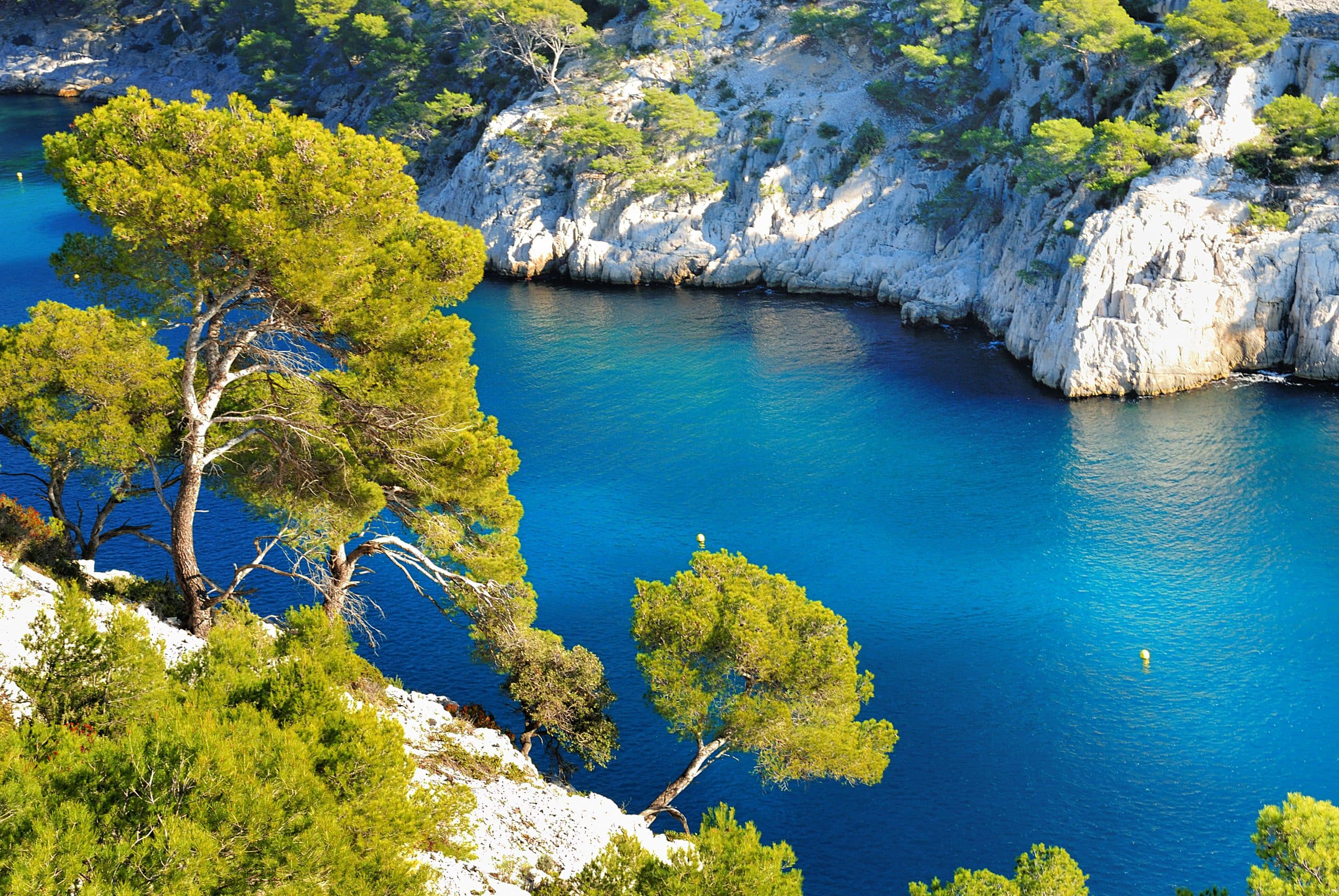 LA FRANCE AU GOUT D'AILLEURS calanques de port pin cassis France