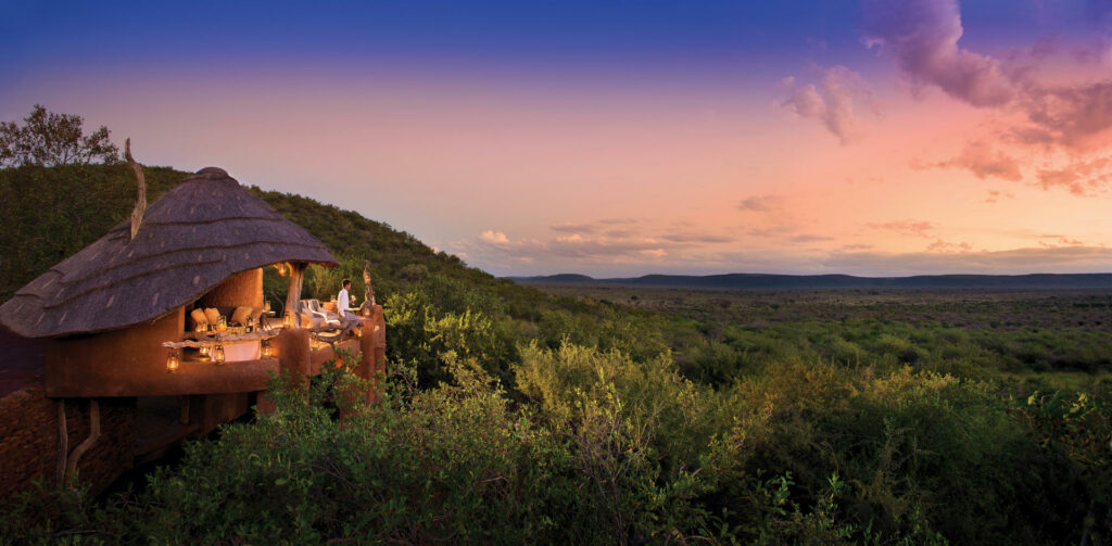 Camp de luxe avec vue sur la savane en Afrique du Sud