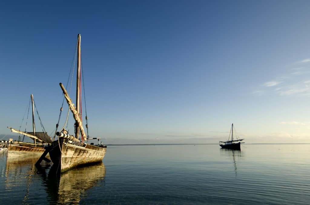 Croisière au coucher de soleil sur un boutre traditionnel de l'île de Mafia.