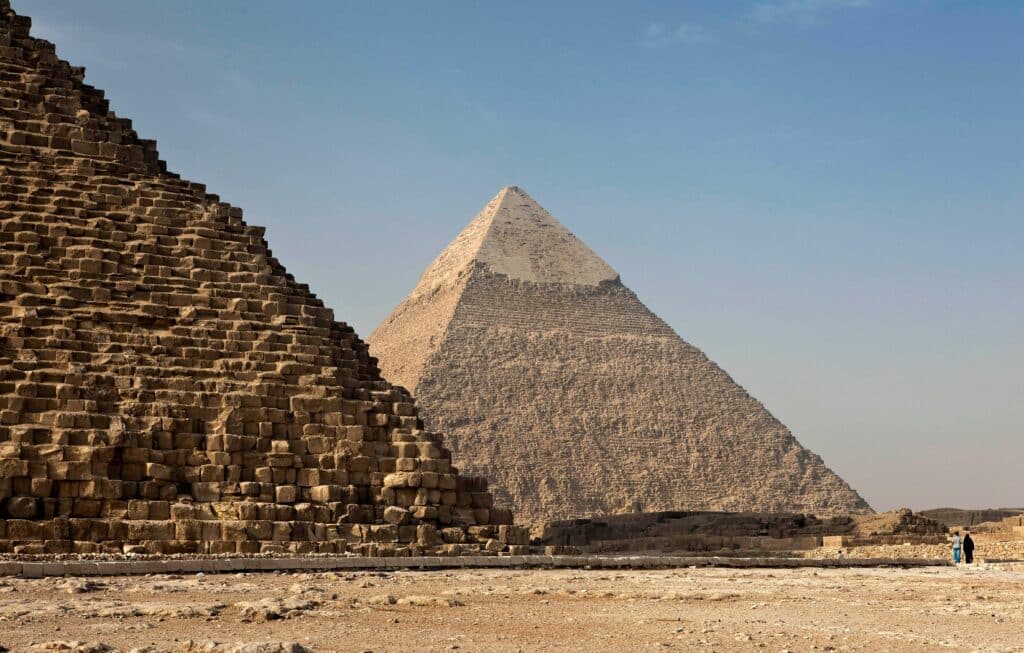Nécropole de Gizeh, près des pyramides au Caire, en Égypte.