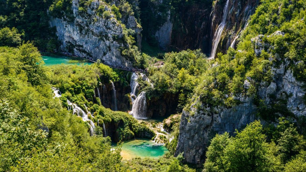 Cascades lacs parc de plitvice Croatie