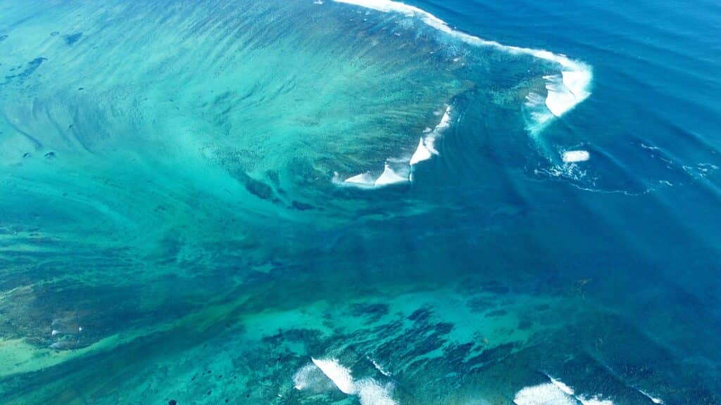 The,Underwater,Waterfalls,Of,Mauritius,Are,A,Truly,Breathtaking,Sight.