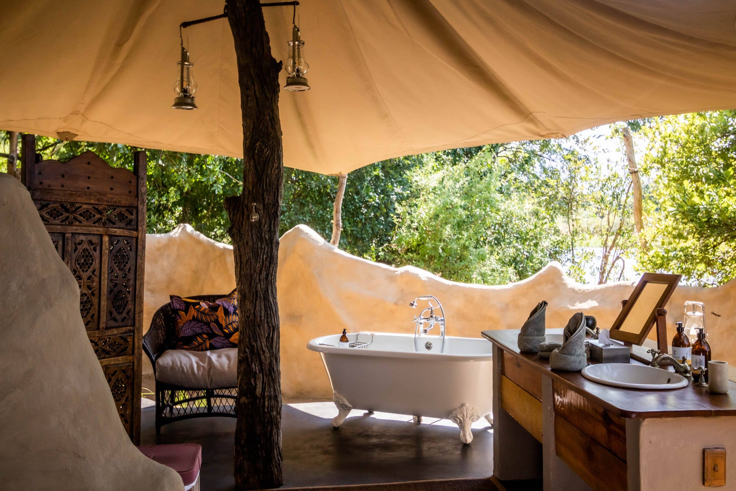 Chongwe suite chambre salle de bain lower zambezi hotel zambie