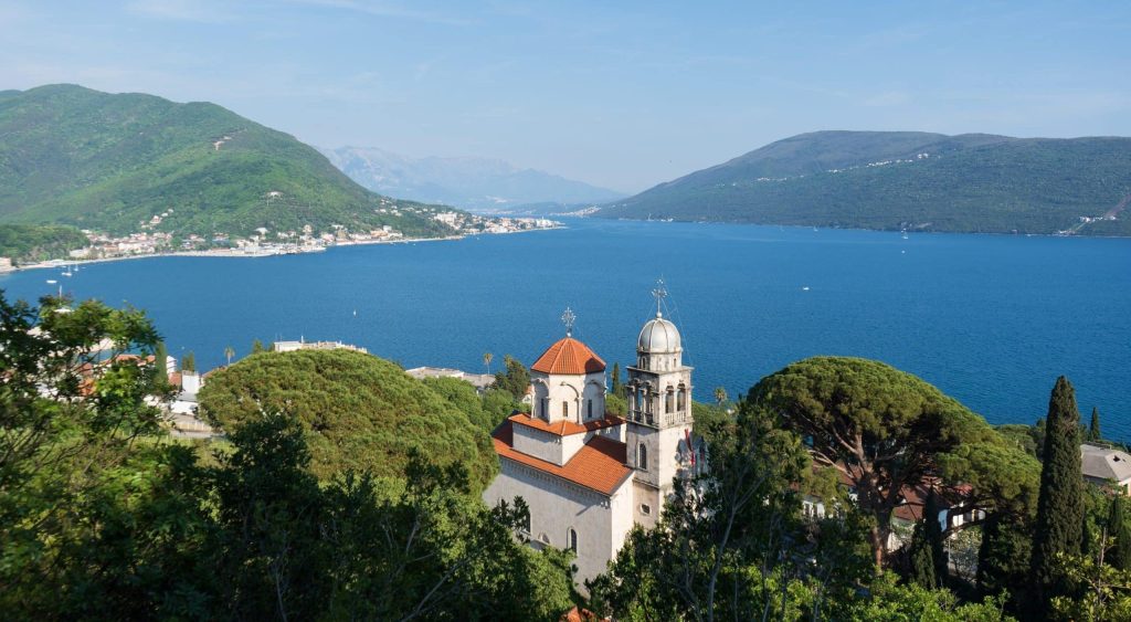 Dîner privé dans les vignes de Savina vue panoramique monastere Savina Montenegro