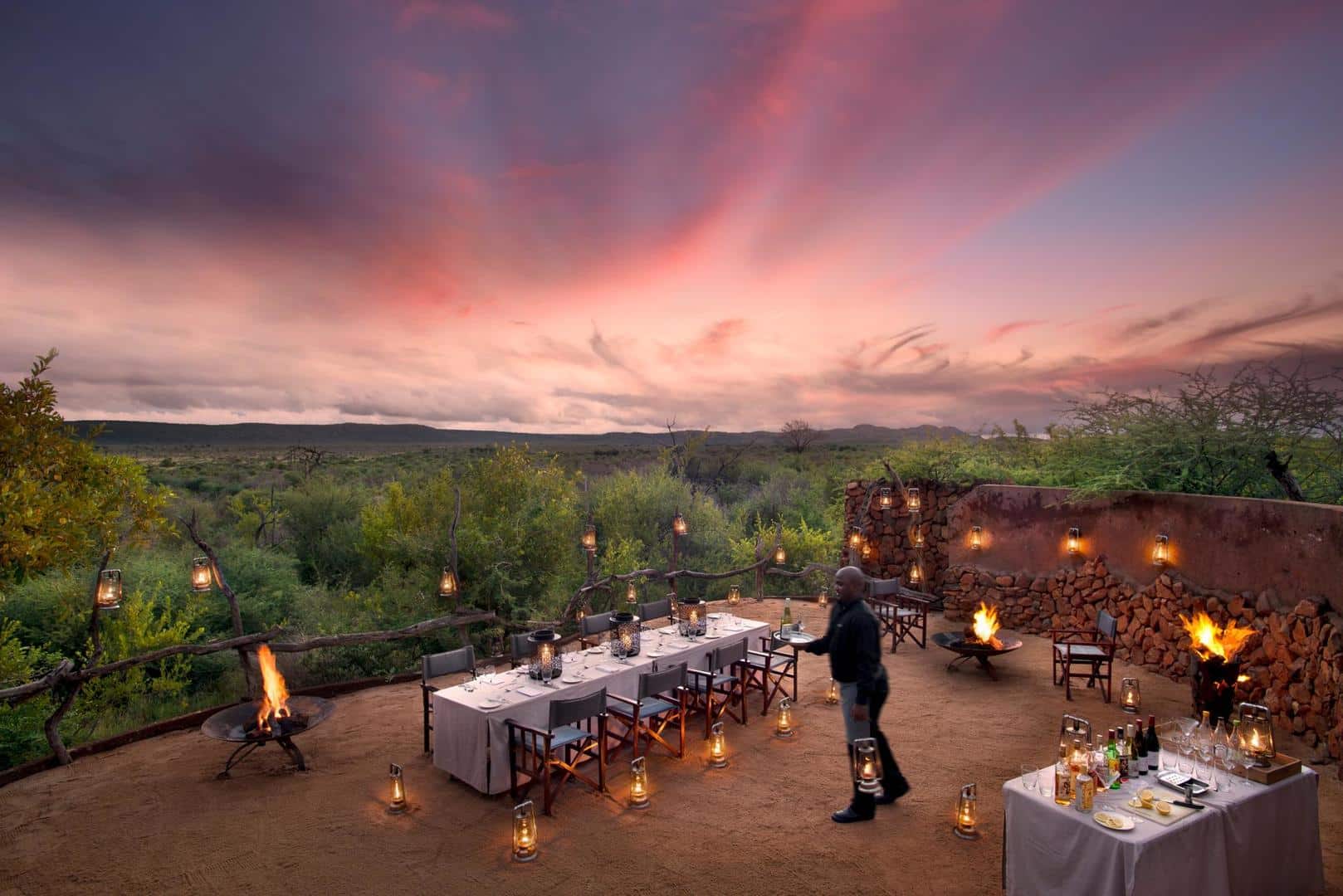 Dîner au Boma au Kopano Lodge du Madikwe Safari Lodge en Afrique du Sud.