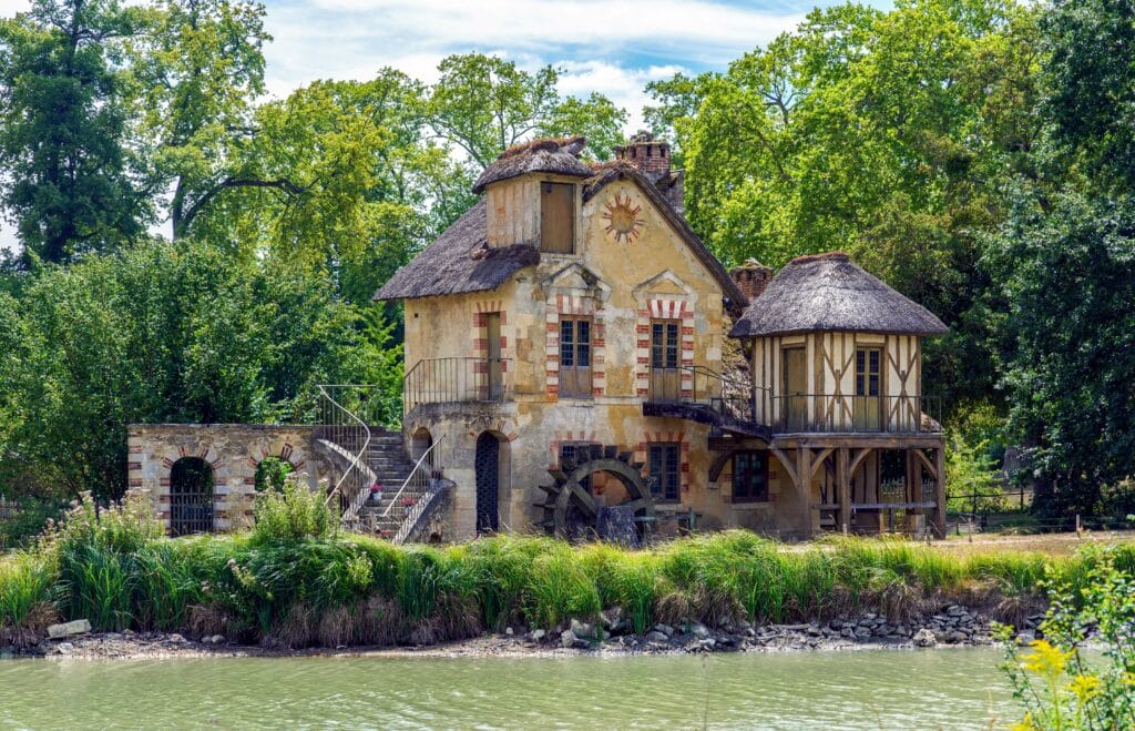 Moulin étang hameau de la Reine domaine Marie Antoinette château de Versailles