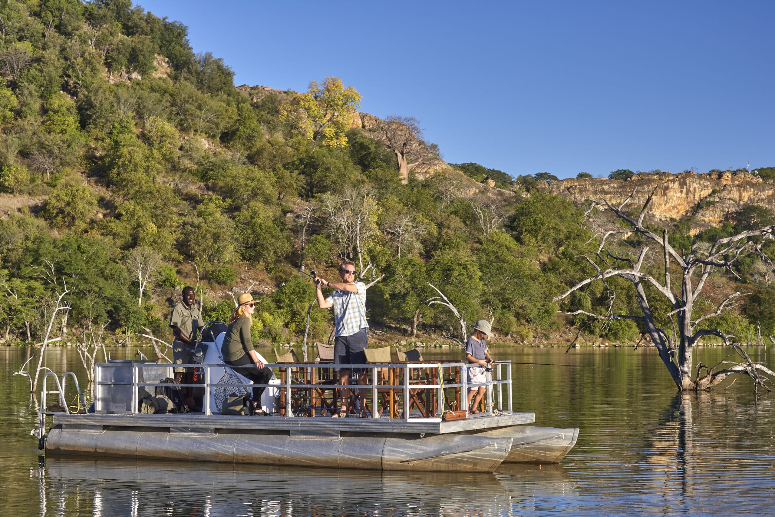 Bateau de pêche du Pamushana au Zimbabwe.