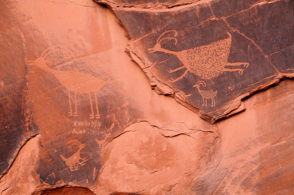 Pétroglyphes Anasazi   Monument Valley etats unis