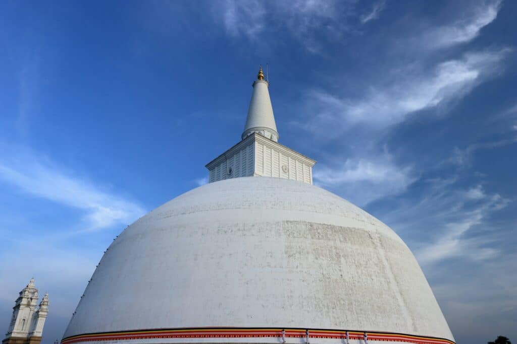 Ruwanweli maha seya anuradhapura sri lanka