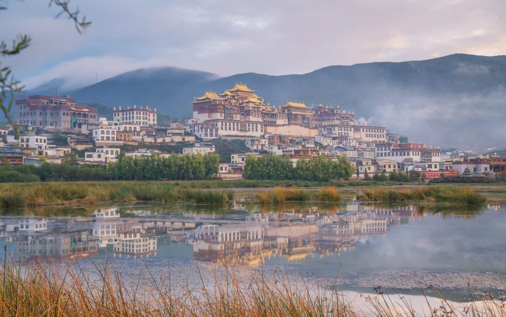 Songzanlin temple monastere bouddhiste tibetain shangri la Yunnan Chine