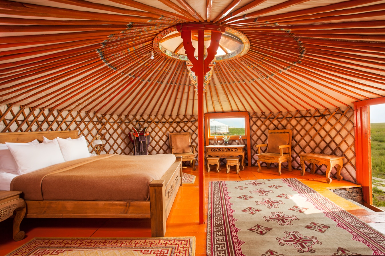 Chambre d'une yourte du Three Camel Lodge en Mongolie.