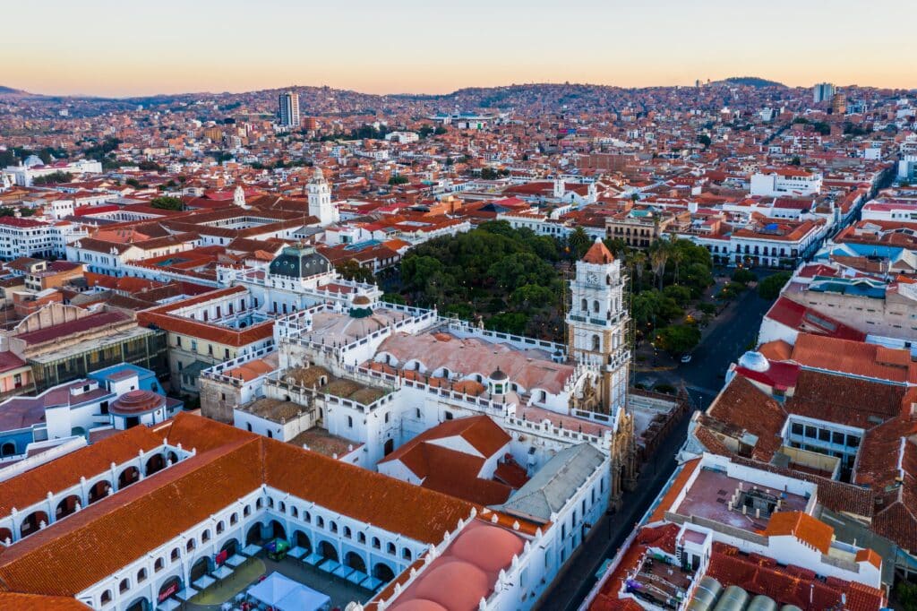Vue aérienne de la ville de Sucre en Bolivie.