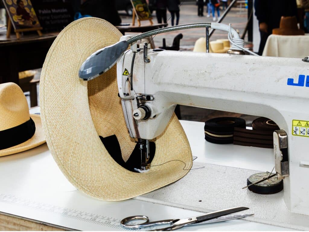 Making,Panama,Hat,Or,Paja,Toquilla,Hat.,Working,On,A