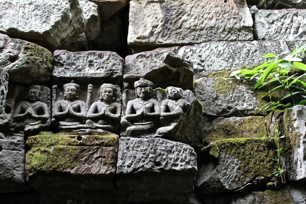 bas relief temple Siem Reap Cambodge