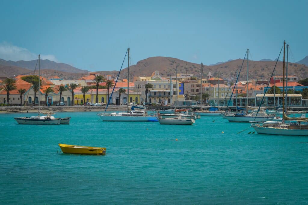 bateaux côte Mindelo île Sao Vicente Mindelo Cap Vert