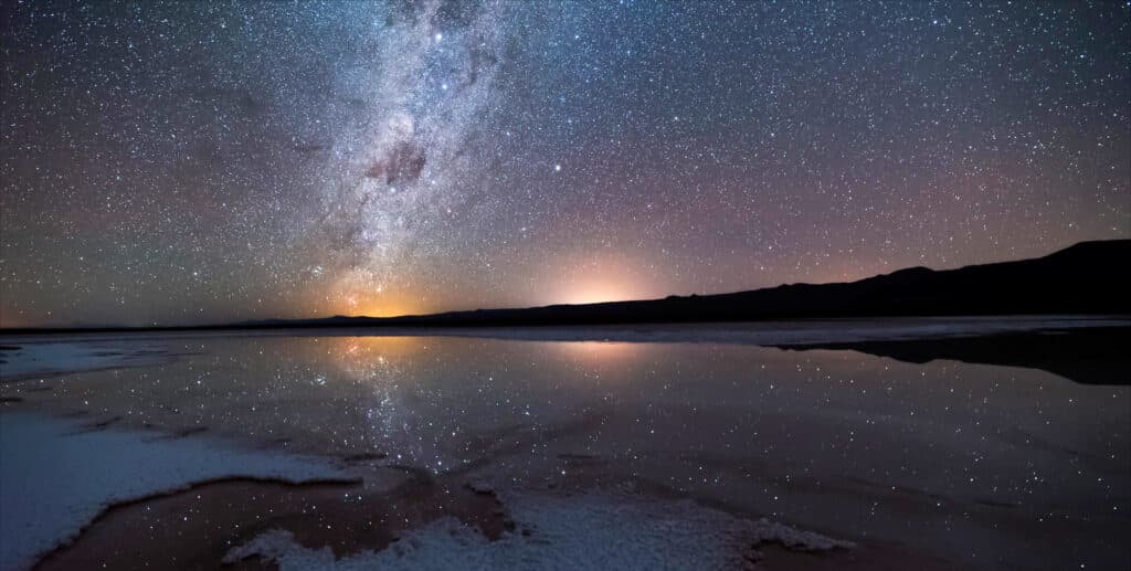 Ciel étoilé dans le désert d'Atacama au nord du Chili.