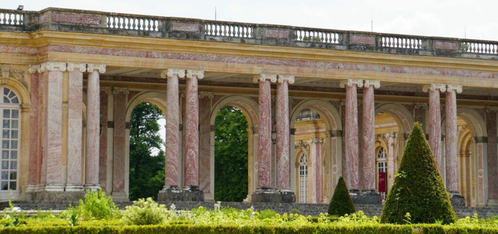 colonnes aile du chateau de Versailles