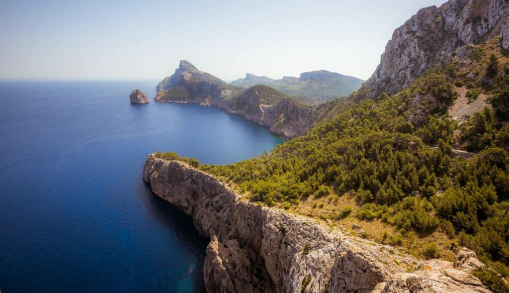 côte rocheuse mer méditerranée llubi mallorque