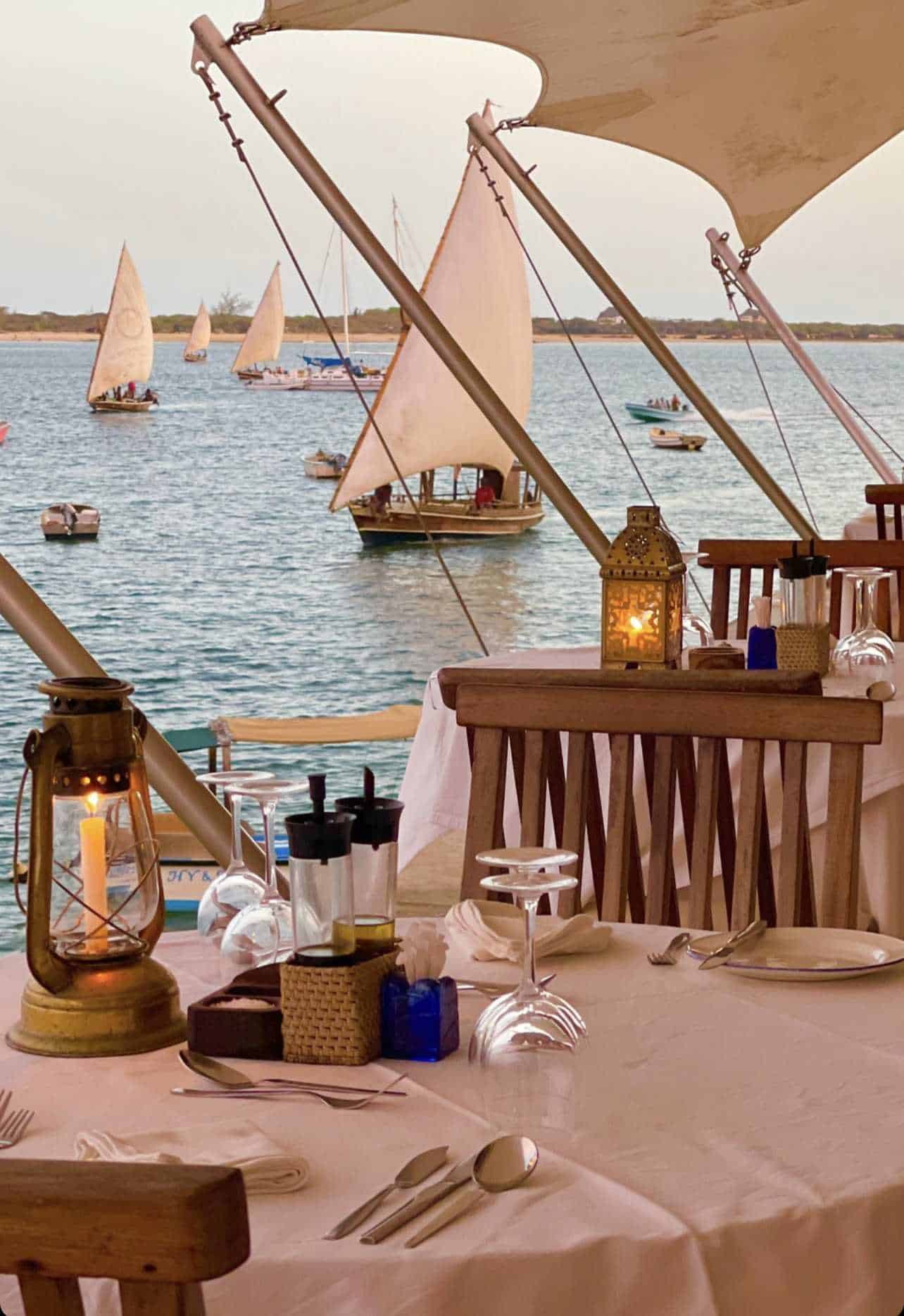 diner table terrasse vue mer dhows Hotel Peponi Lamu