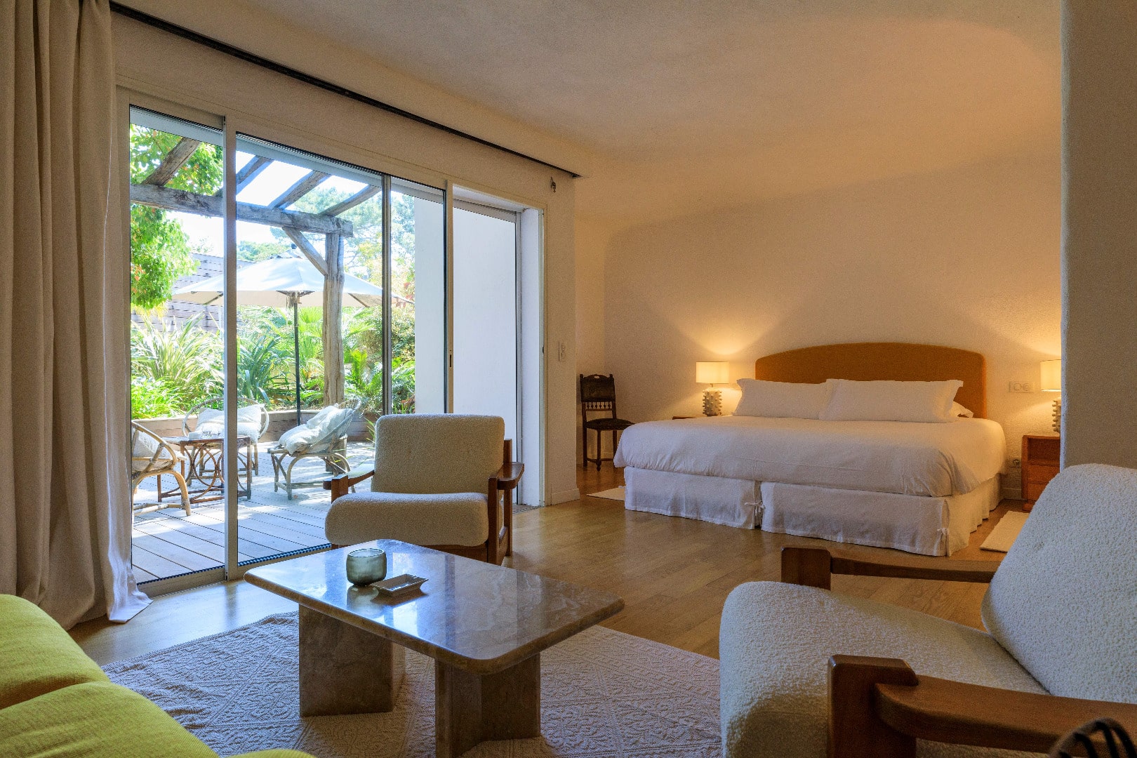 grand hotel de cala rossa suite salon terrasse Corse