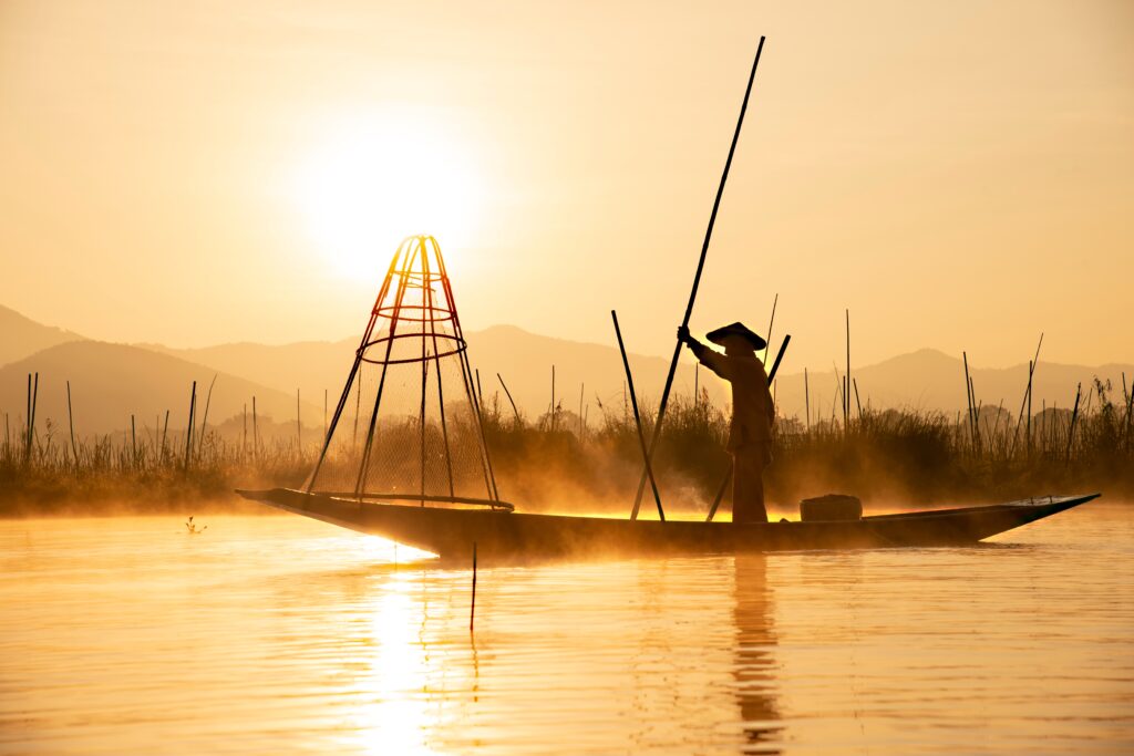 heure doree lac inle pecheur birmanie