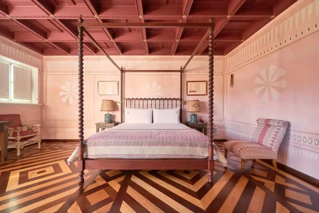 hotel vermelho portugal hébergement chambre baldaquin