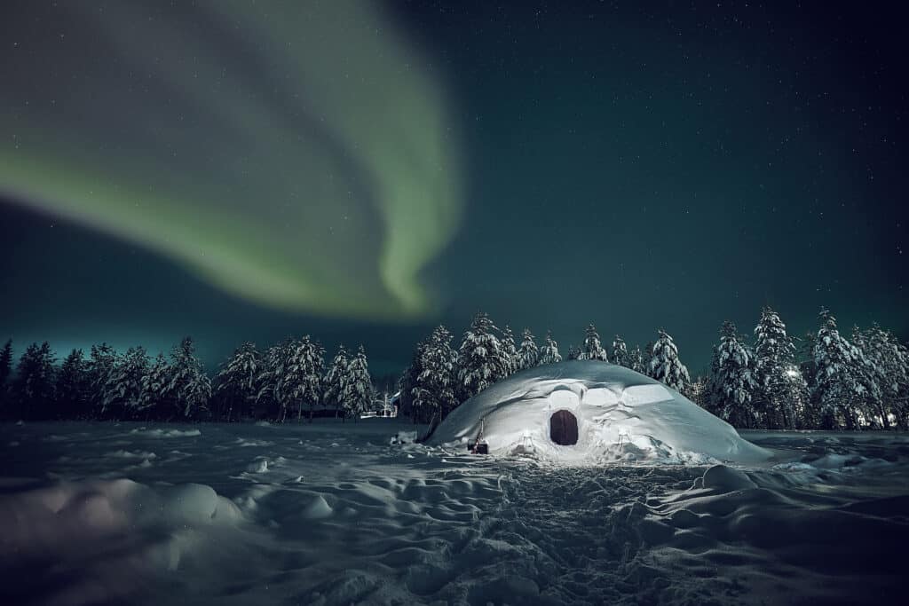 igloo nuit laponie finlande observation des aurores boreales