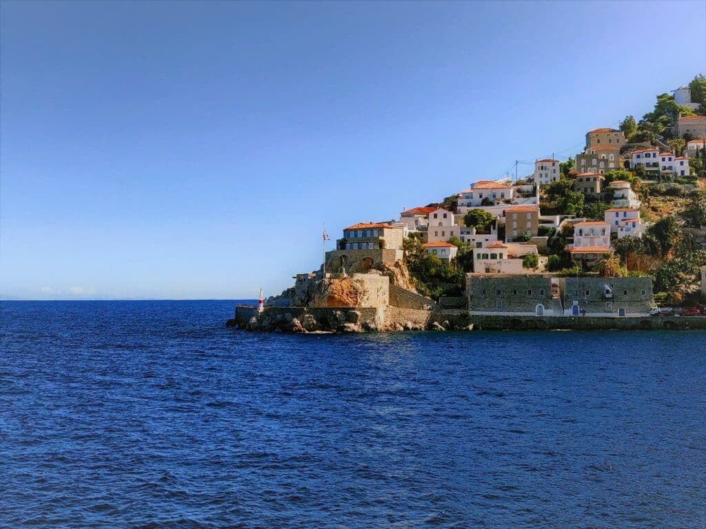 Île d'Hydra, destination bohème chic en Grèce.