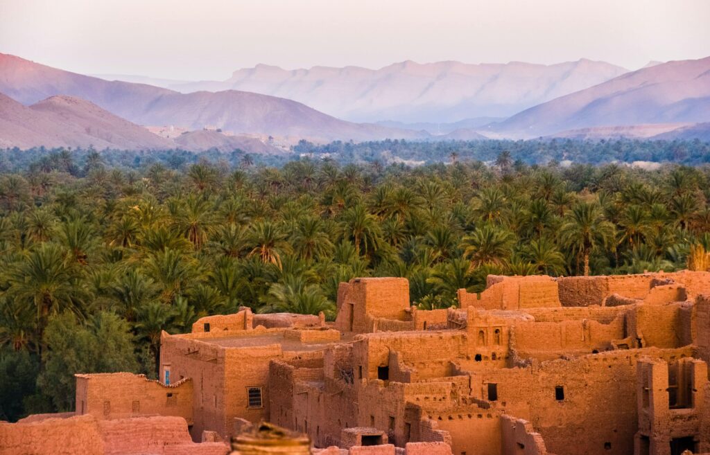 kasbah argile oasis palmiers Tamnougalt Jbel Kissane Maroc