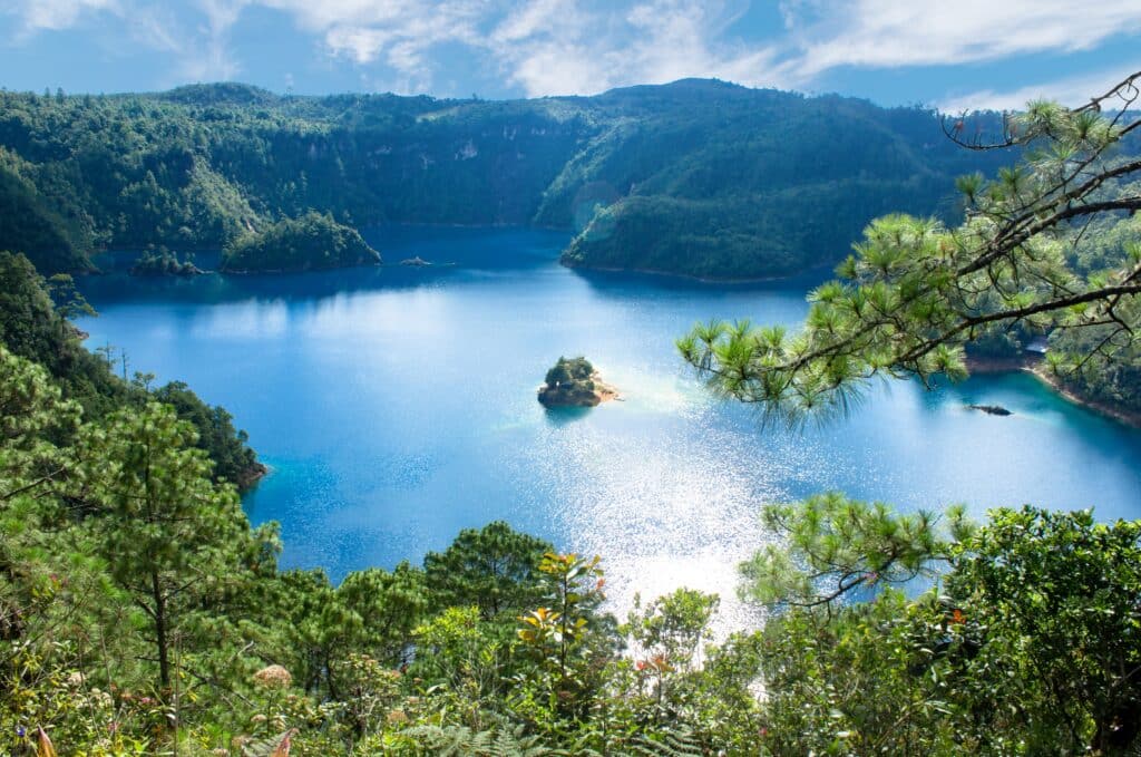 Lagos,De,Montebello,Chiapas,,Mexico.,Blue,Lagoon,And,Cloudy,Sky,