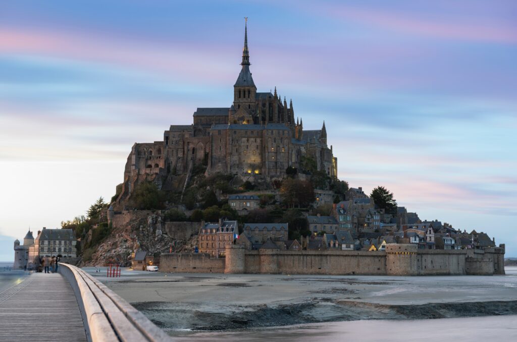 mont saint michel coucher du soleil côte ouest France