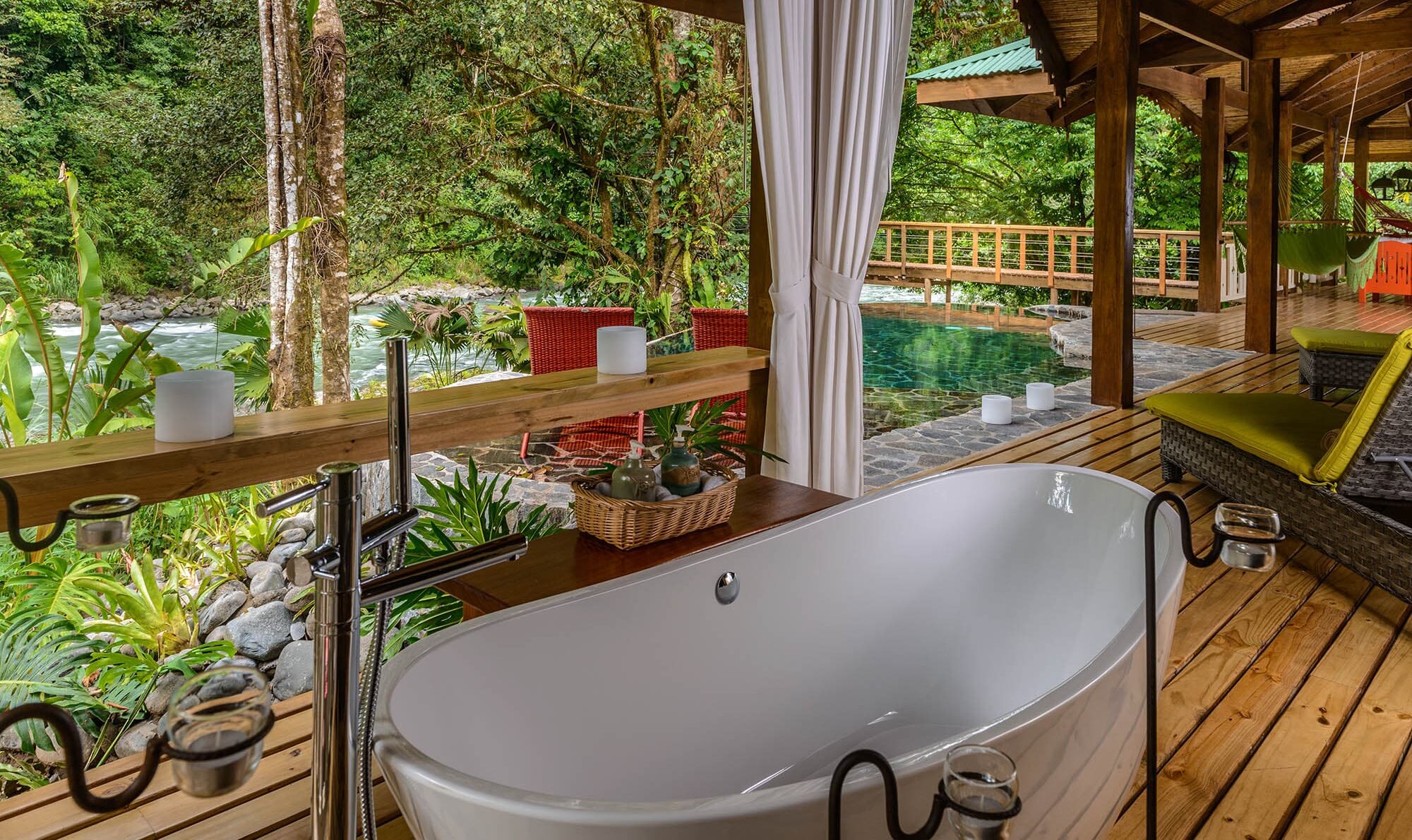 pacuare lodge salle de bain avec vue