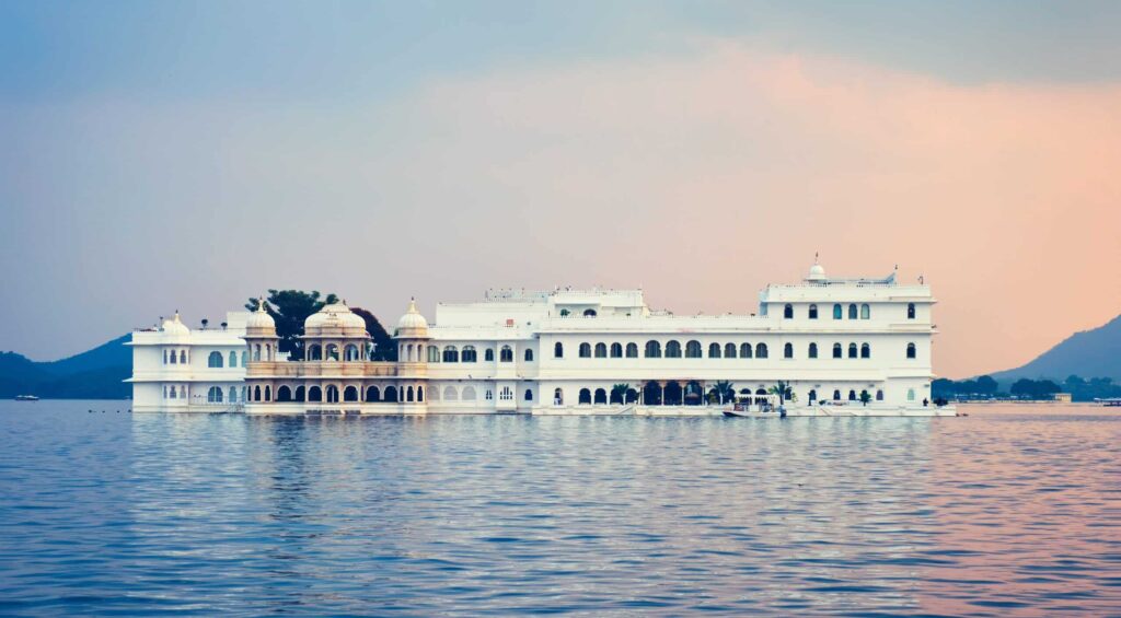 palais flottant Taj lake palace Udaipur Inde du nord