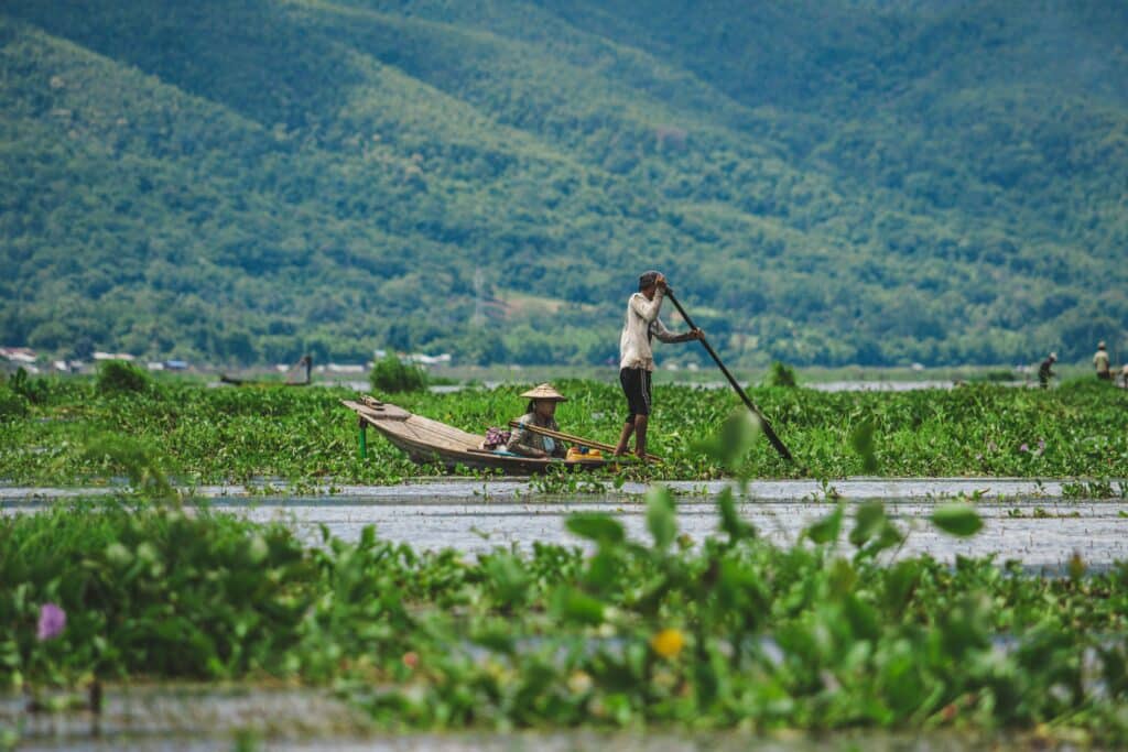 paysage lac inle vie rurale birmanie