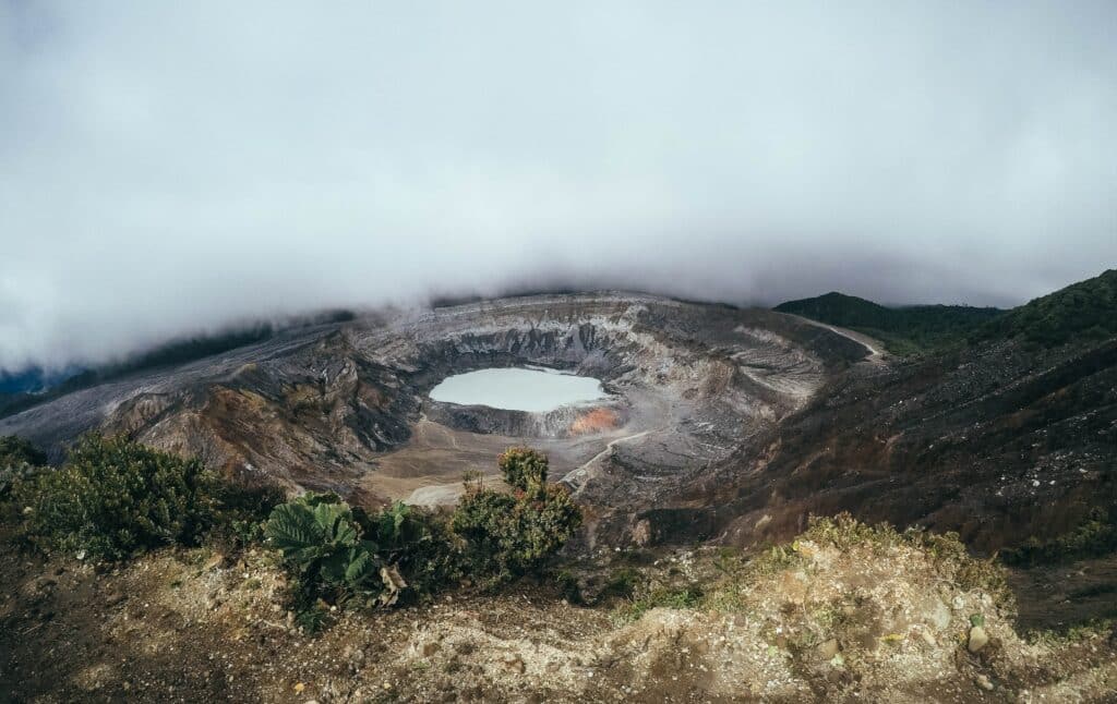 randonnee volcan costa rica lac altitude sources chaudes