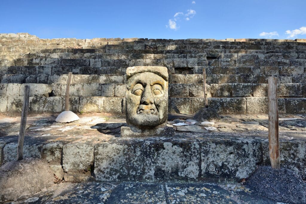 sculpture escaliers cite copan honduras