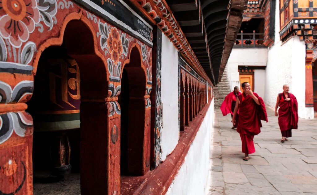 vie monacale dzong traditionnel bhoutan