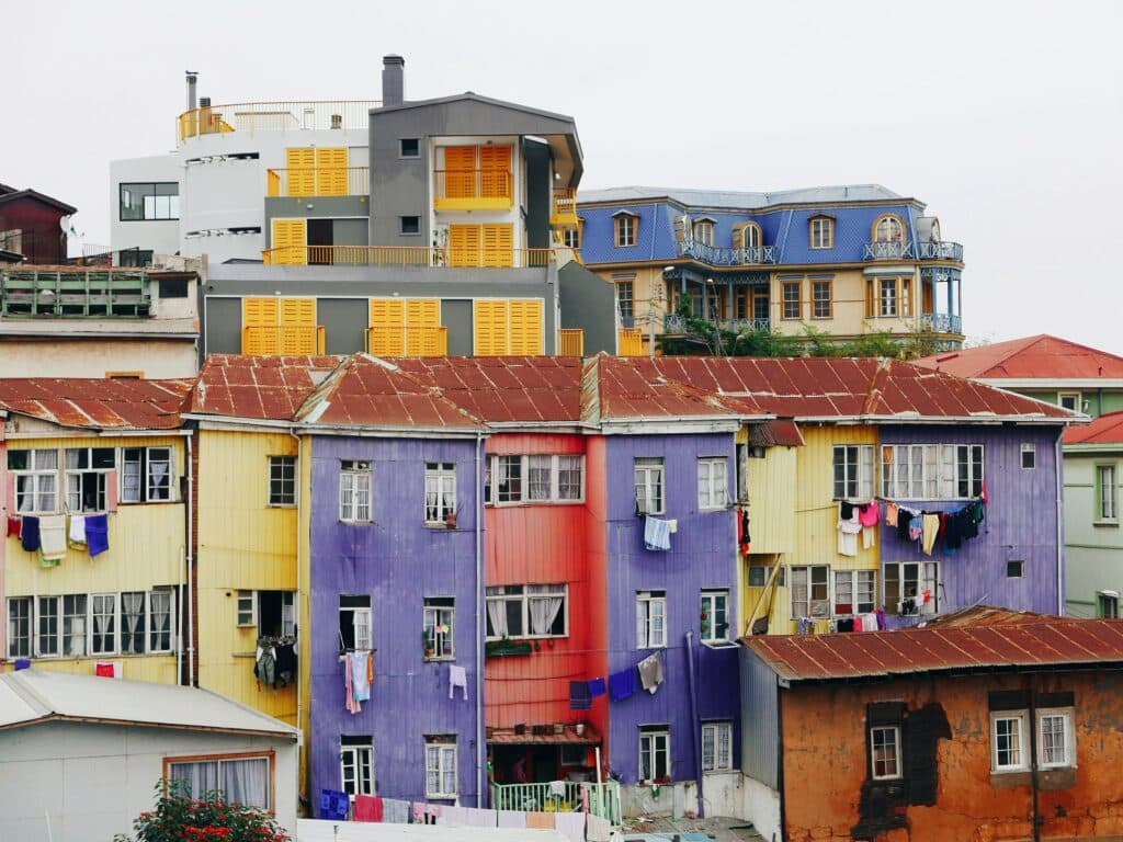 Ville colorée de Valparaiso au Chili.