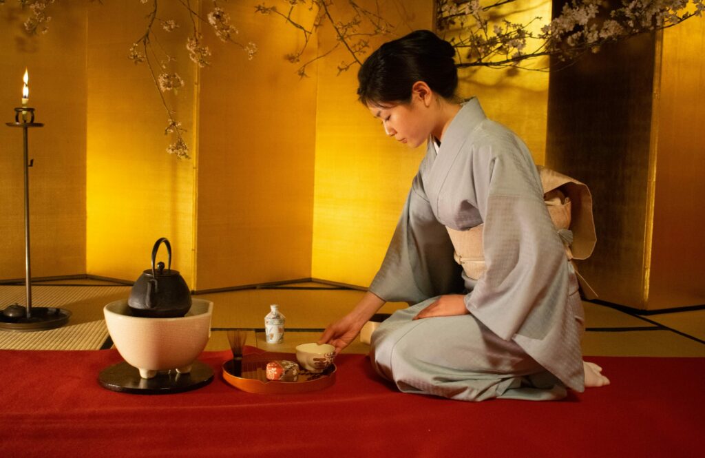 service du thé cérémonie kimono tatami Kyoto Japon
