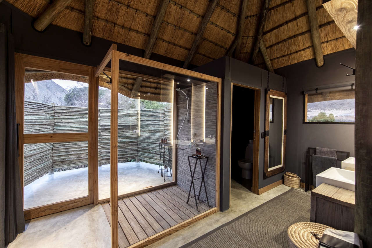 Serra cafema namibie hotel chambre salle de bain