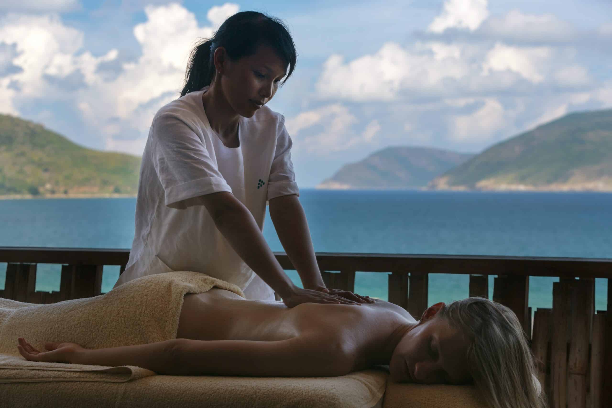 Six senses con dao vietnam massage