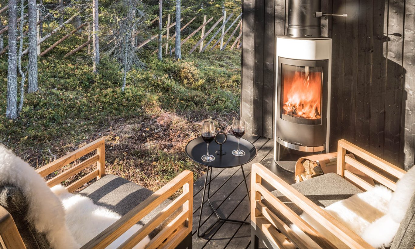 Artic Treehouse Finlande cheminée exterieure