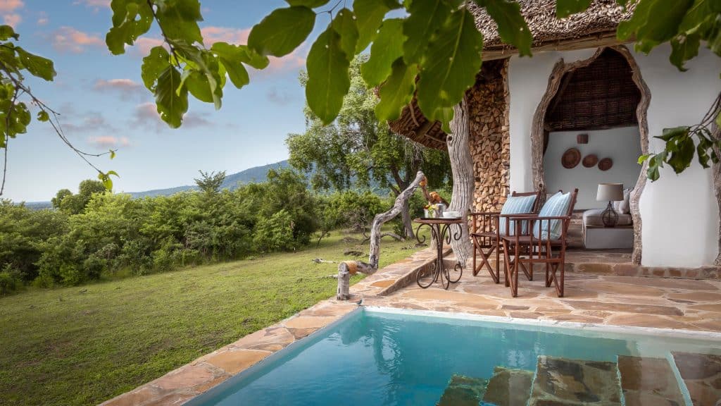 Beho Beho camp tanzanie piscine jardin