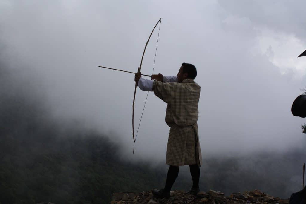 Bhoutan plus d'une corde à son arc, un archer solitaire dans la vallée