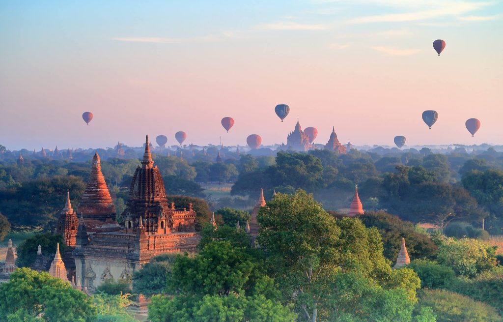 Hot,Air,Ballons,Over,Pagodas,In,Sunrise,At,Bagan,,Myanmar.
