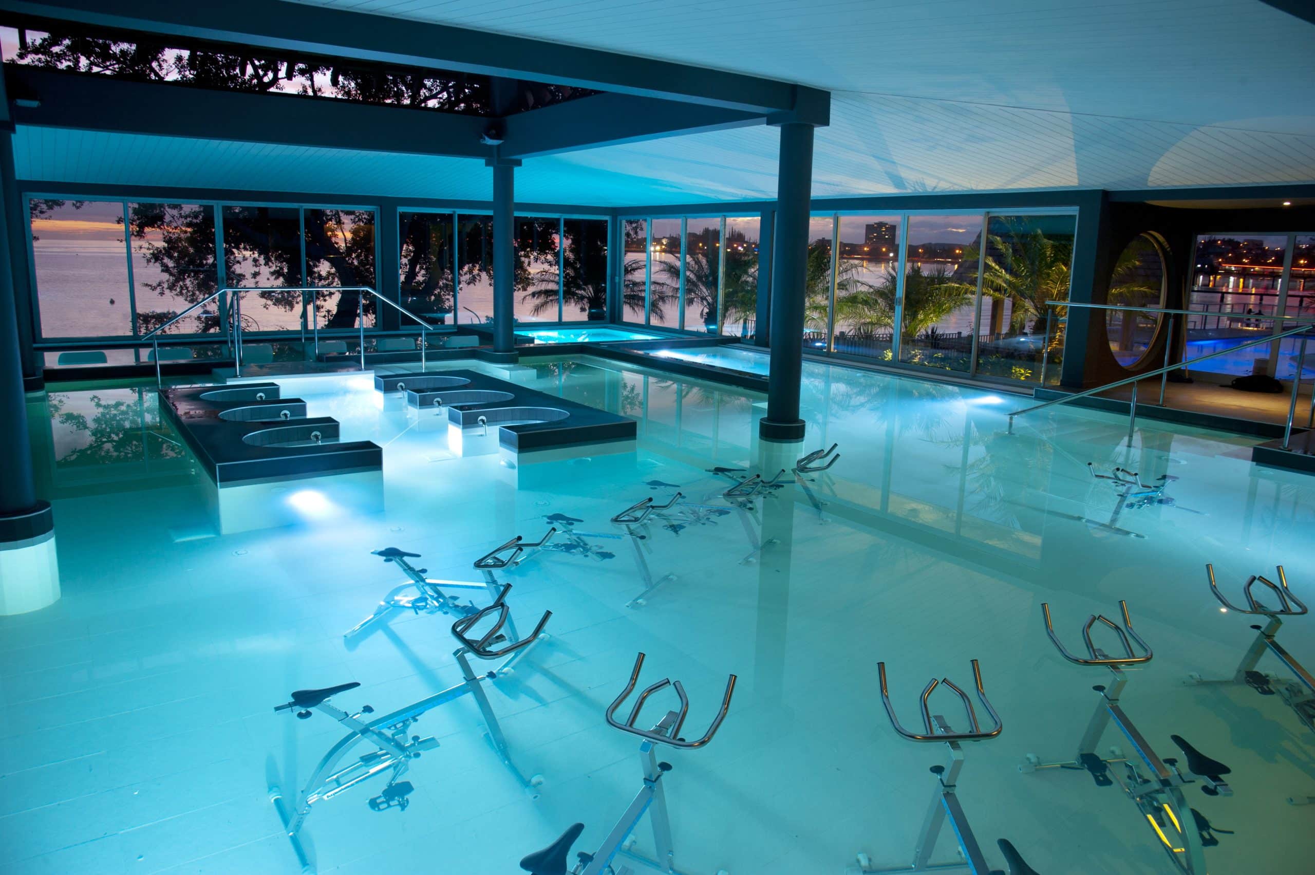 Château royal beach resort and spa Nouvelle Calédonie waterbike