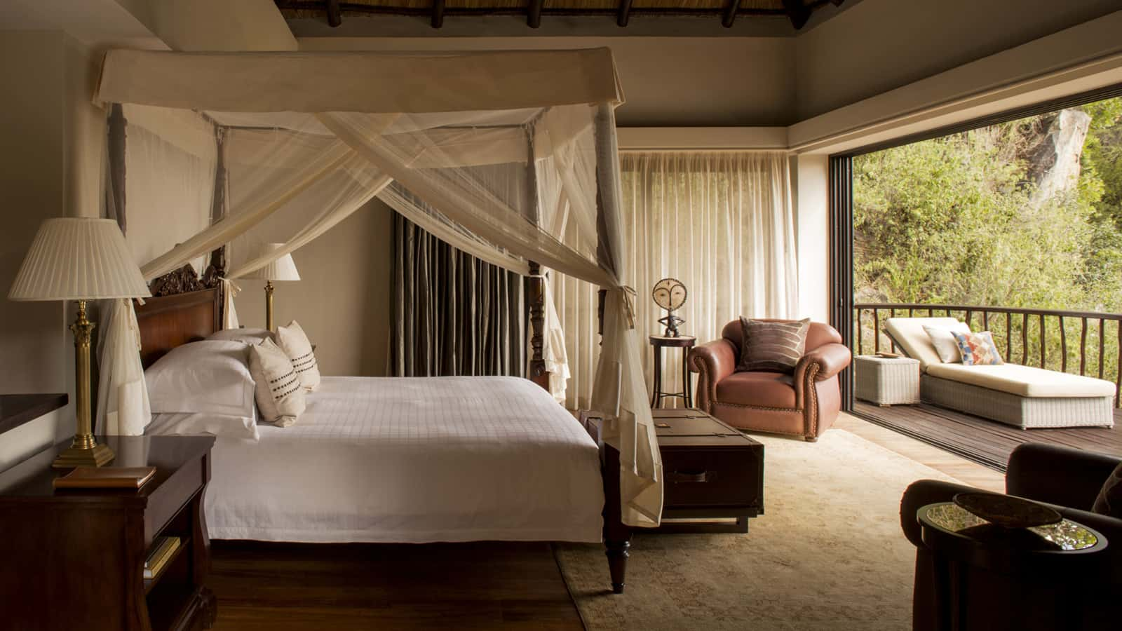 Four Seasons Safari Lodge Serengeti tanzanie lit